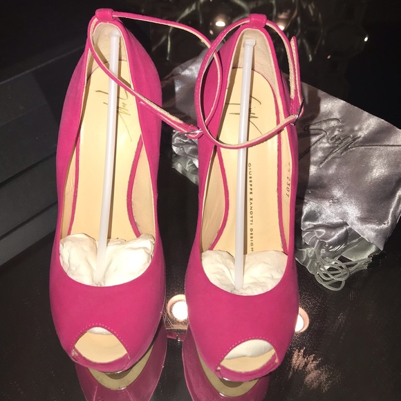 Giuseppe Zanotti Heel-less Wedges - Picture 3 of 8